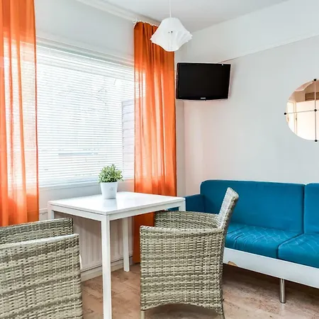 Rantakallan Rinne Rivitalohuoneet * 칼라조키